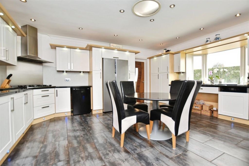 Property photo 2 of 36 005d23Fa-Kitchen 20Wide.Jpg