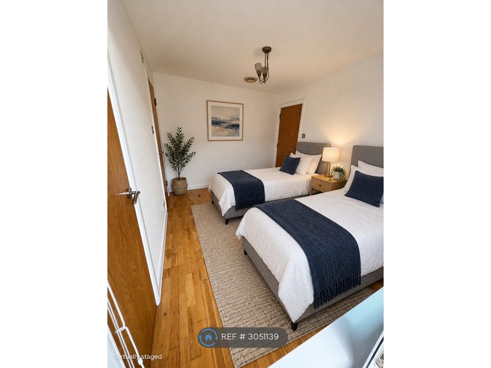 Property photo 2 of 7 Bedroom 1