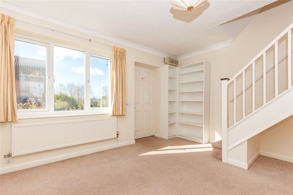 Property photo 2 of 10 Photo 02