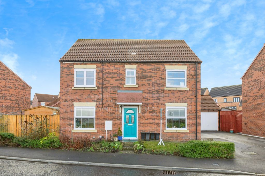 Property photo 1 of 16 External