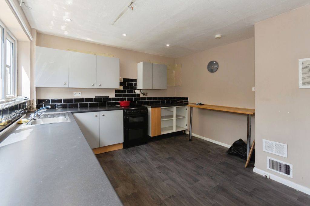 Property photo 3 of 19 Pbox-Img.Jpg