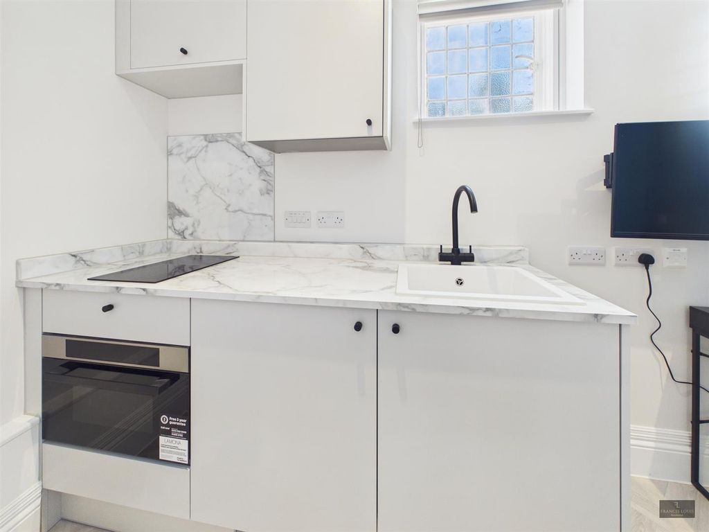 Property photo 2 of 12 Ddb147561Bc14F3594Ca5Af54768Fb5c_100_Cam02887G0-Pr