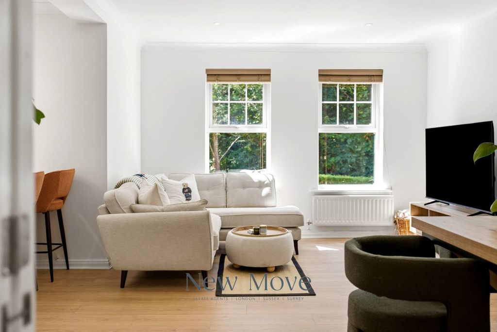 Property photo 2 of 18 Gallery