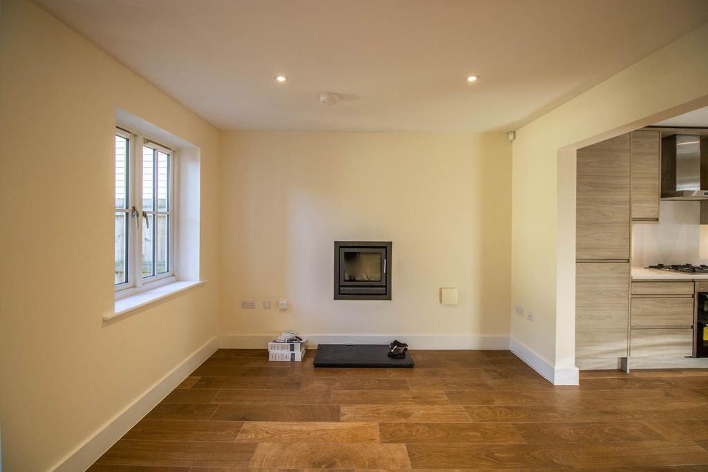 Property photo 3 of 12 Pic-16.Jpg