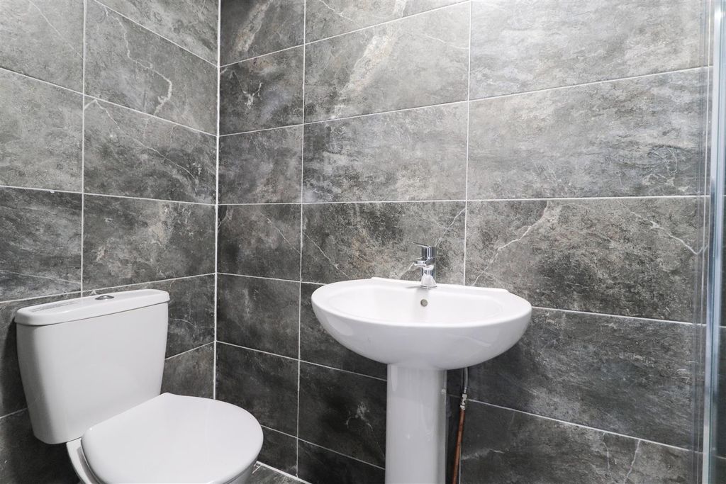 Property photo 3 of 6 194 Walsgrave Road 5.Jpg