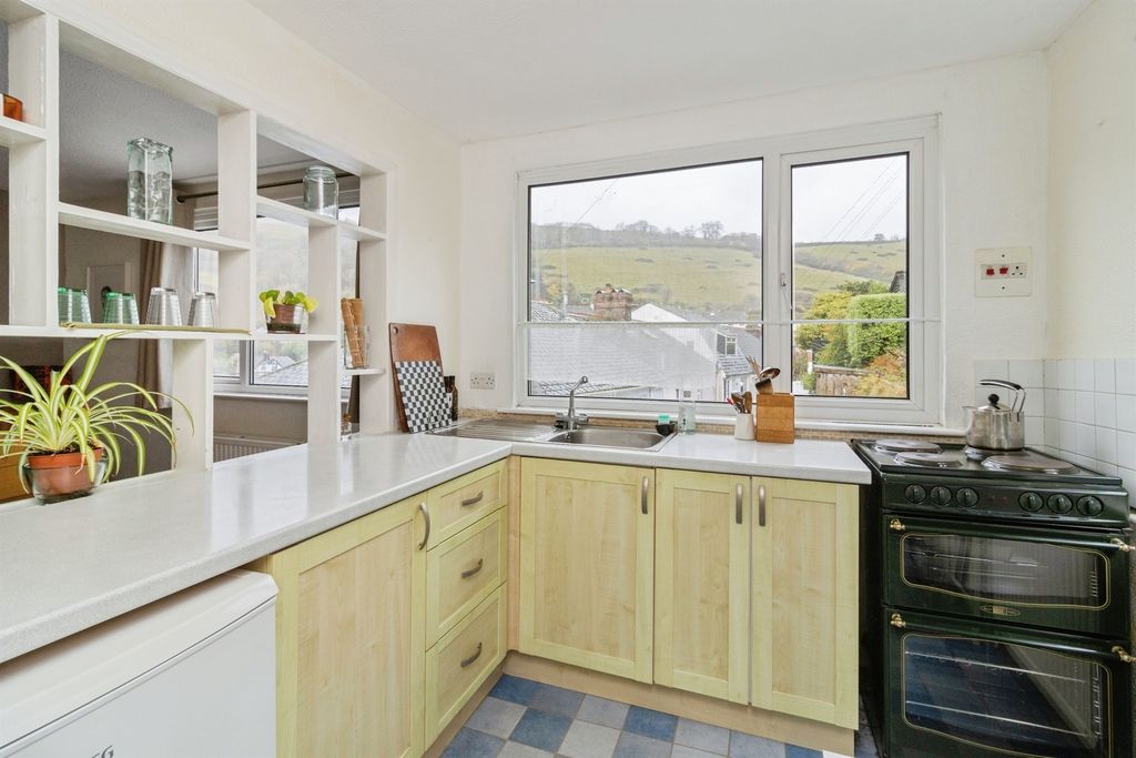 Property photo 3 of 26