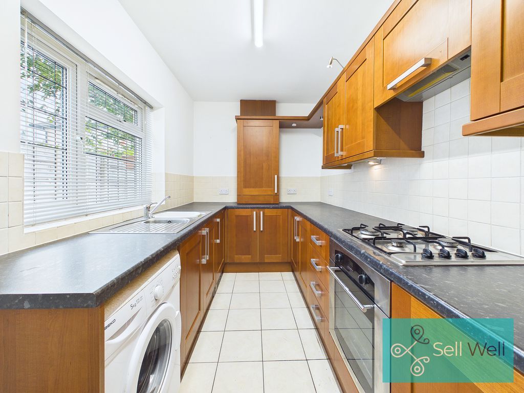 Property photo 2 of 17 Kitchen