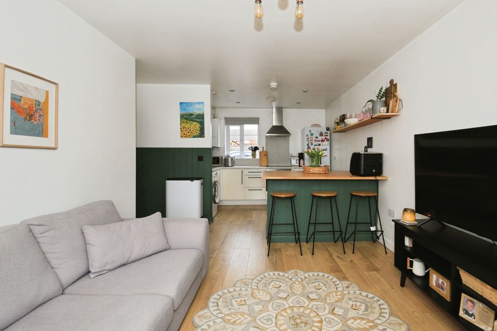 Property photo 3 of 17 c486F0Ef8F8Dca48368F58811A6Fc598F5A9Ed12.Jpeg