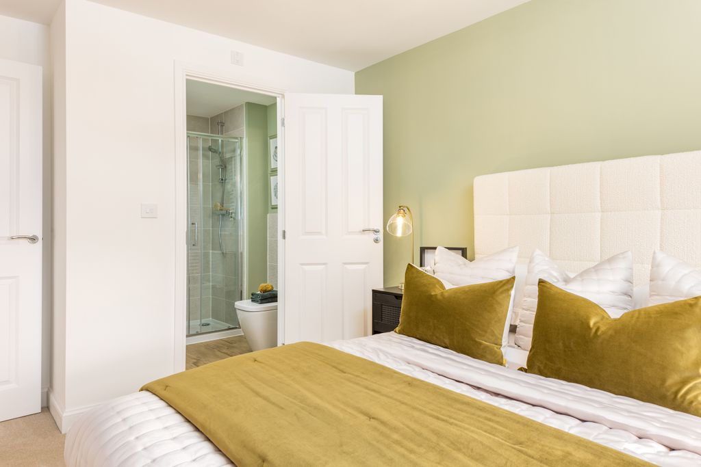 Property photo 3 of 6 Main Bedroom And En Suite In A 4 Bedroom Ingleby