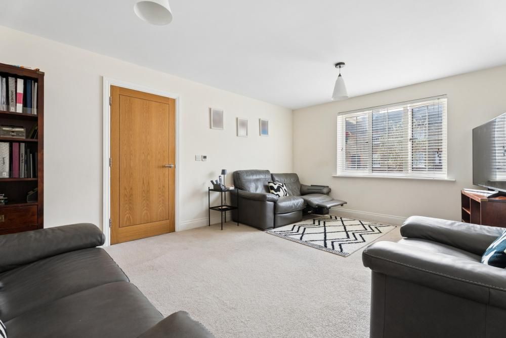 Property photo 3 of 31