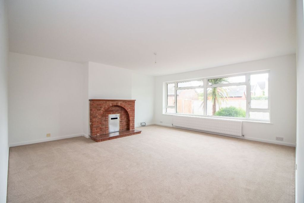 Property photo 3 of 27