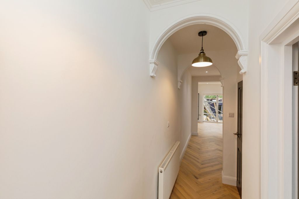 Property photo 3 of 20 Hall