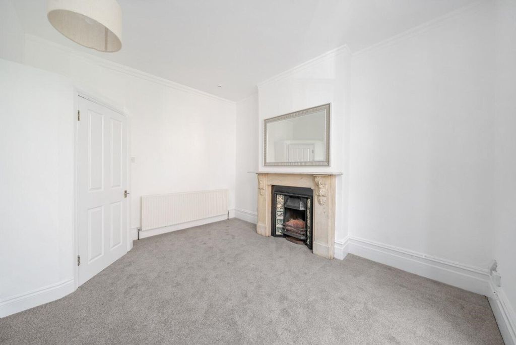 Property photo 2 of 8 Picture No. 07