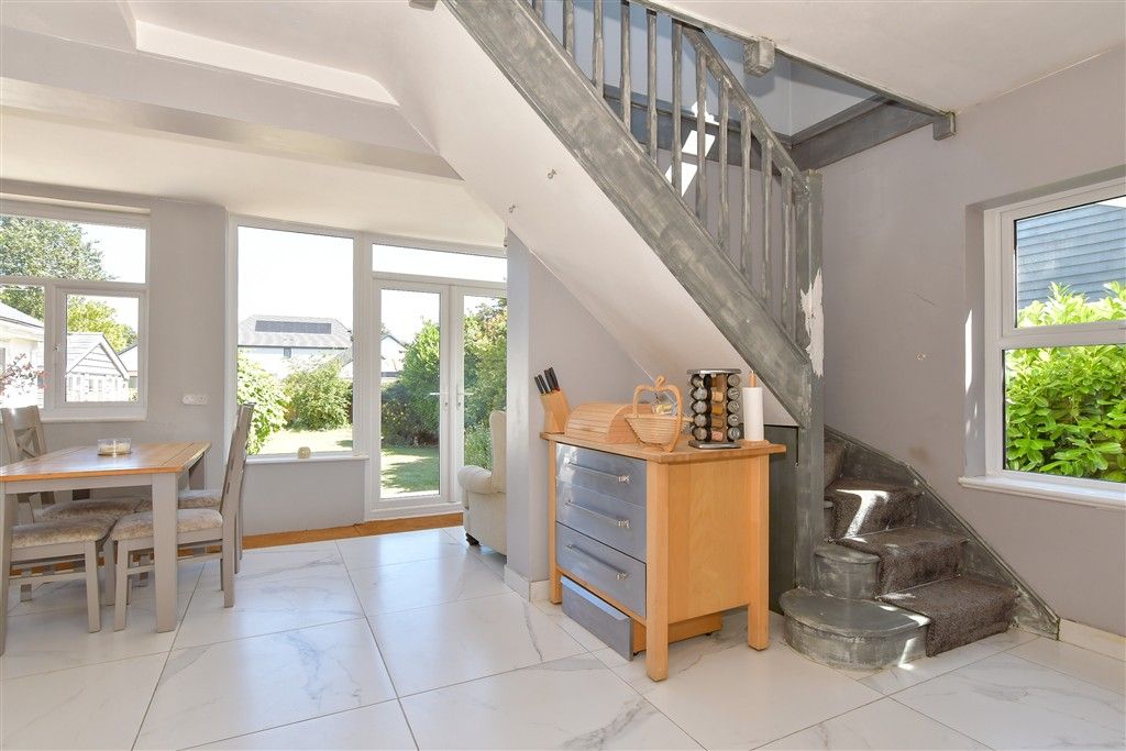 Property photo 2 of 18 Kitchen/Breakfast Room