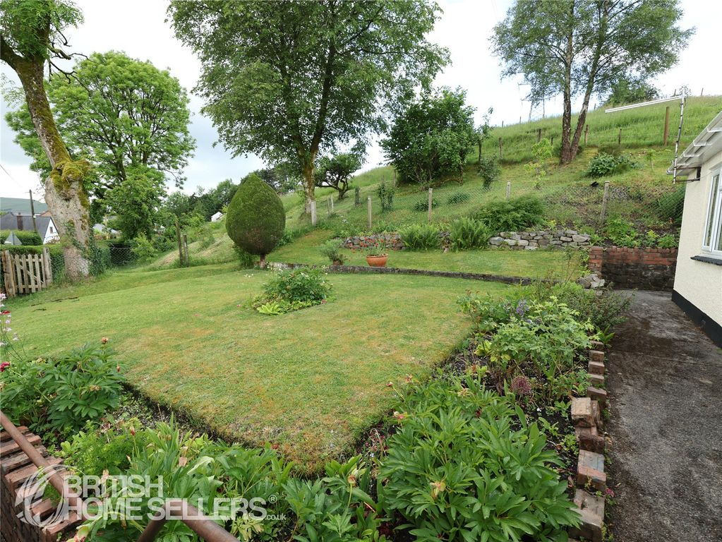 Property photo 2 of 18 Picture No. 16