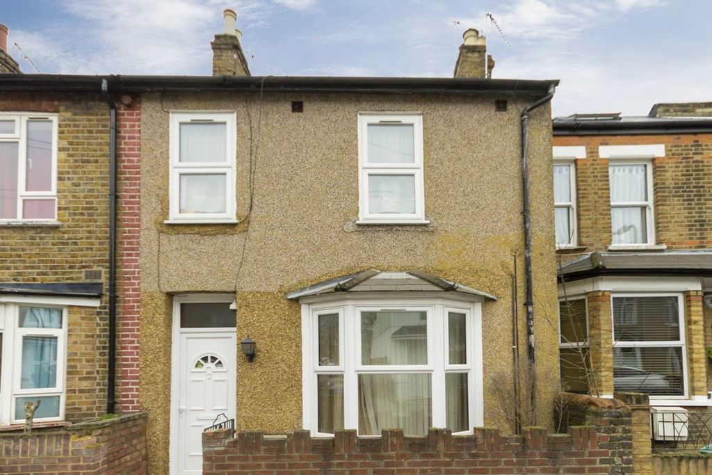 Property photo 1 of 8