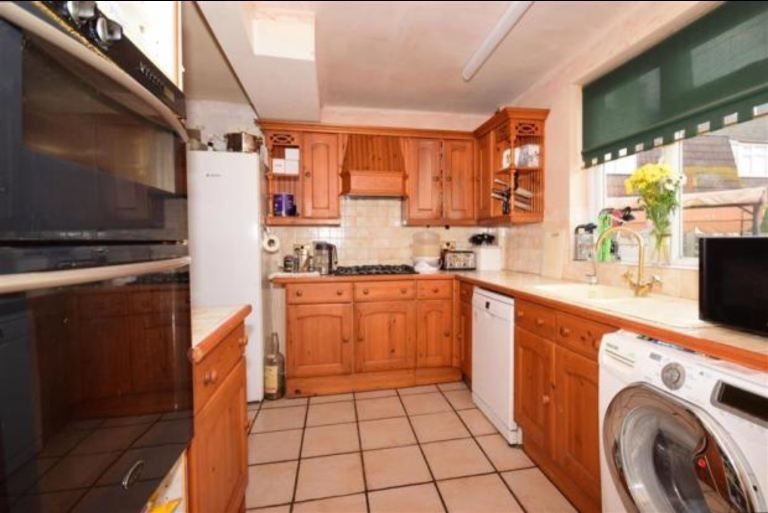 Property photo 2 of 5