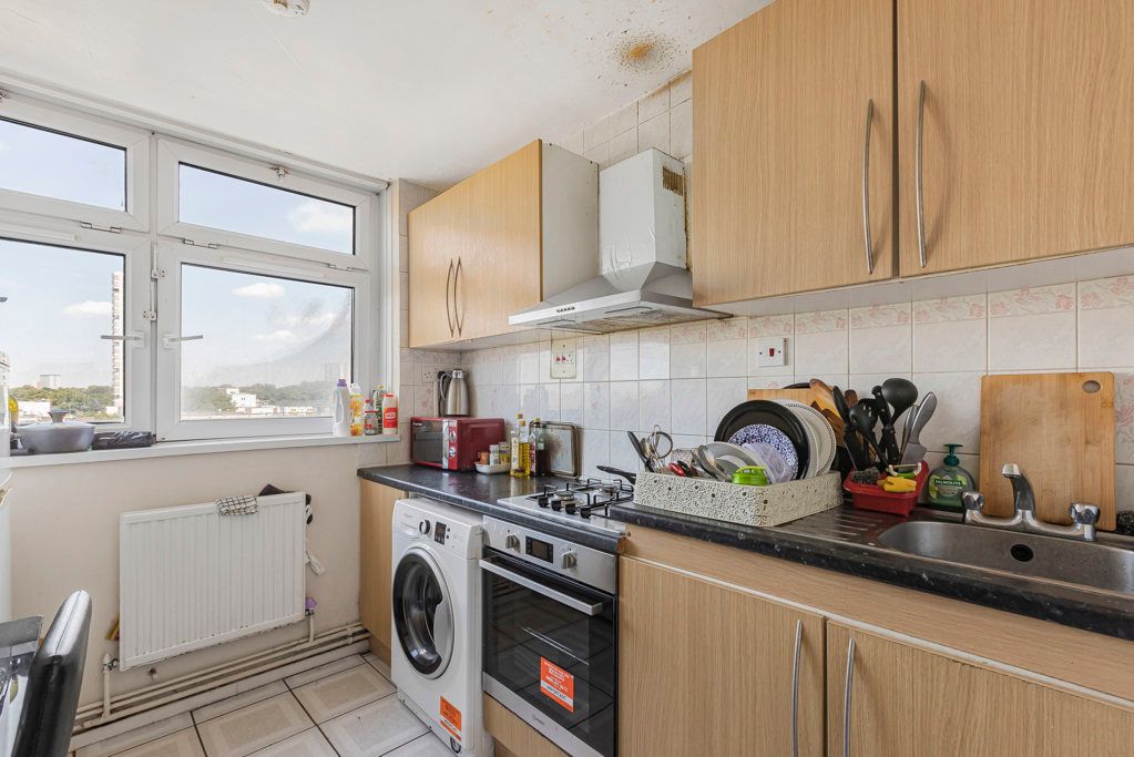 Property photo 2 of 10 Kitchen