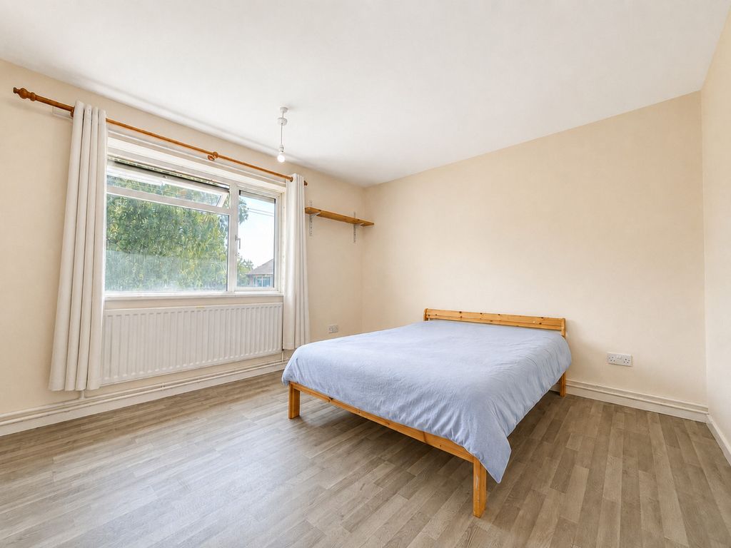 Property photo 3 of 5