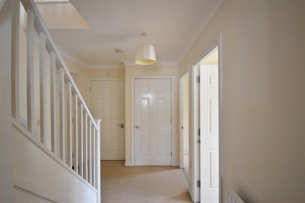 Additional image 4 of 2 bed flat for saleBurlington Road, Portishead BS20