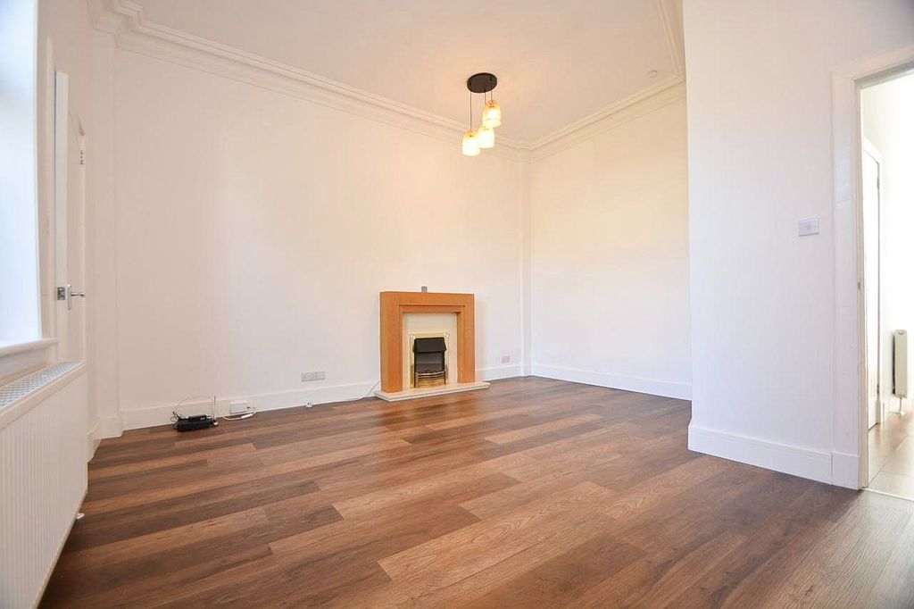 Property photo 3 of 16 5571235