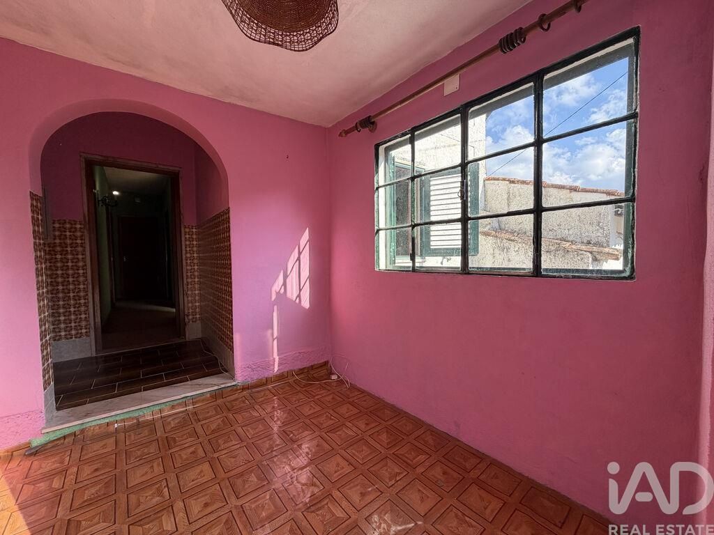 Property photo 3 of 40