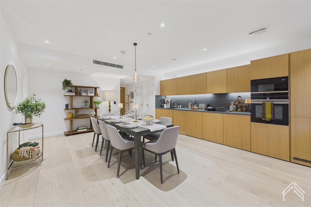 Property photo 3 of 28 Cam02700G0-Pr0412-Still011.Jpg