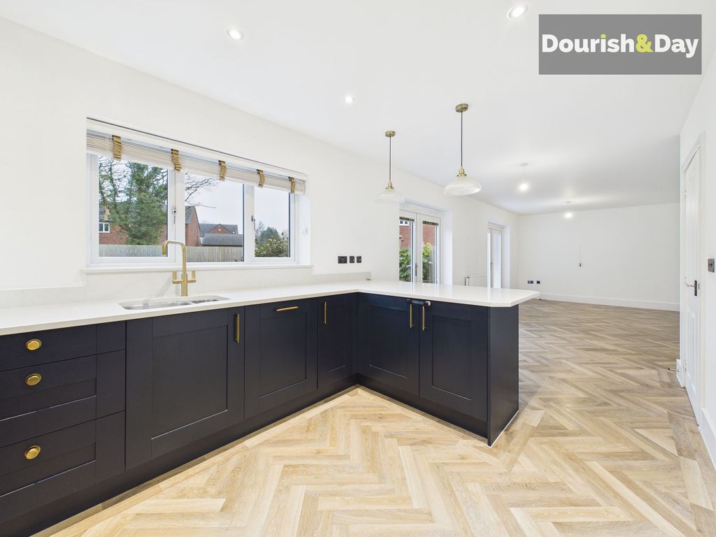 Property photo 3 of 31