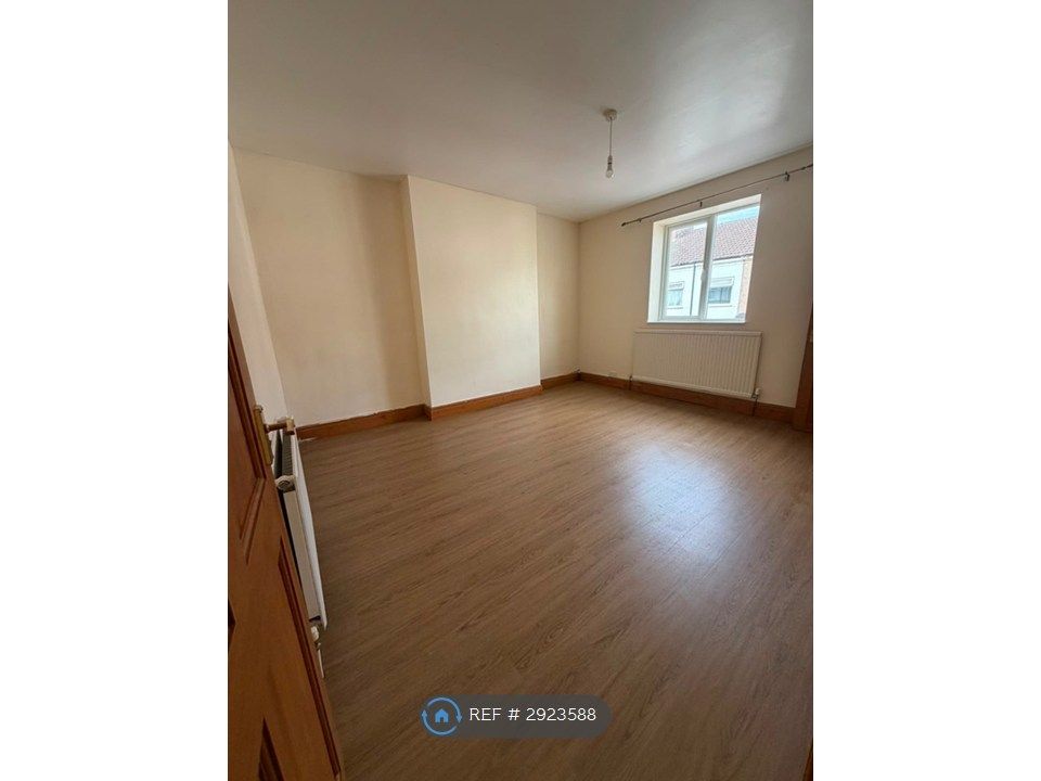Property photo 1 of 10 Bedroom 1