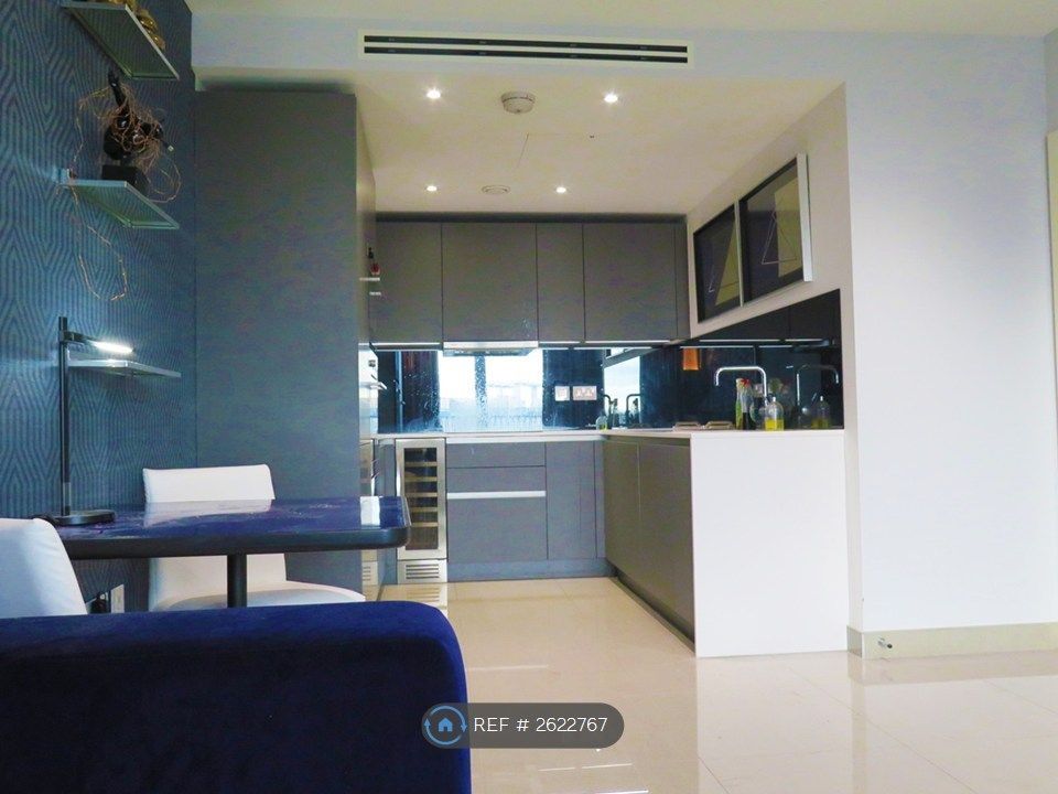 Property photo 2 of 13 Modern Open Plan Kitchen