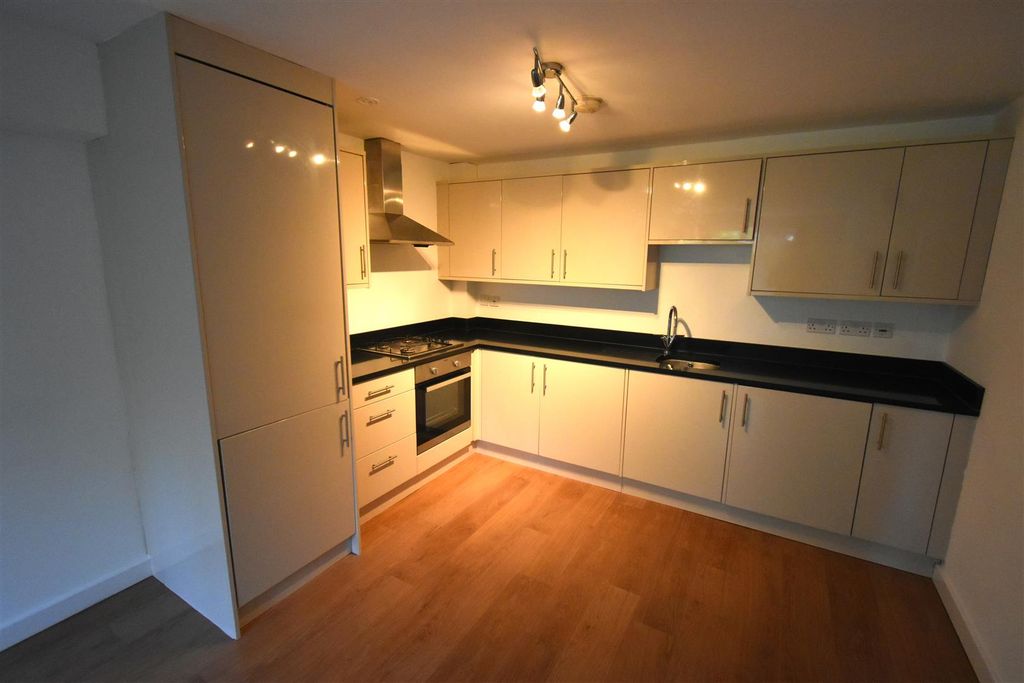 Property photo 2 of 6
