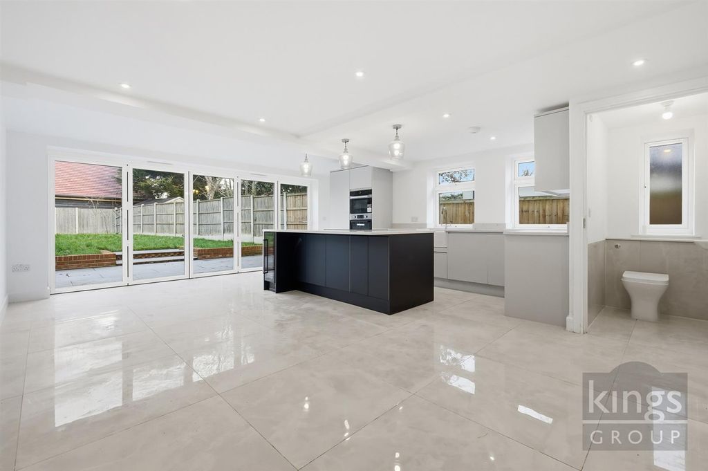 Property photo 3 of 20