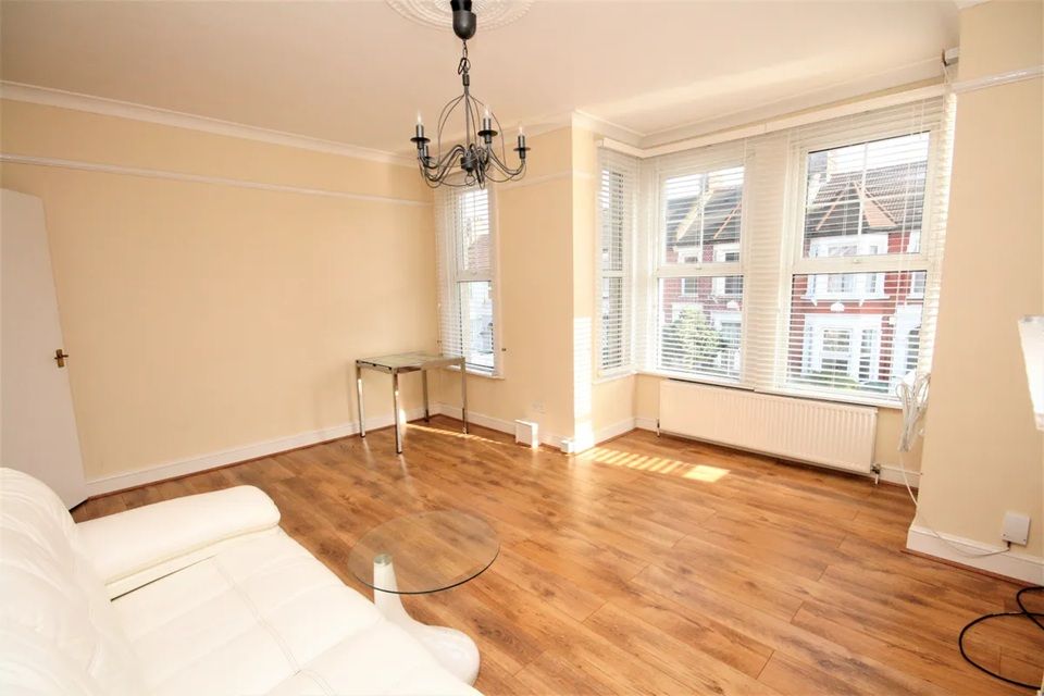 Property photo 2 of 8