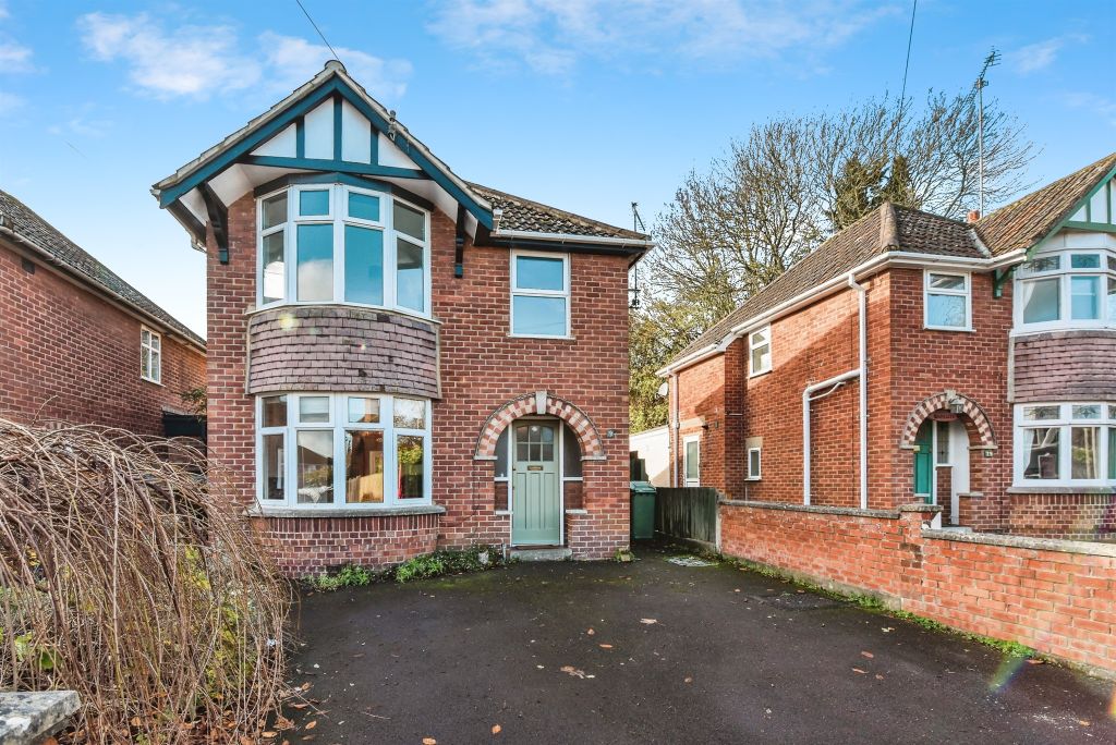 Property photo 1 of 17