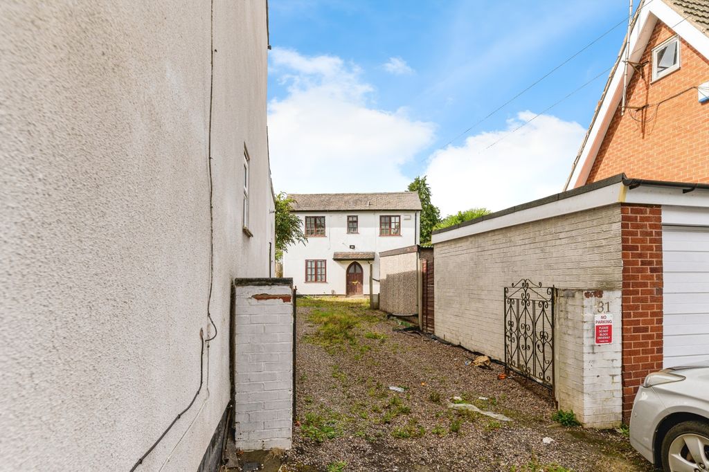 Property photo 2 of 28 2