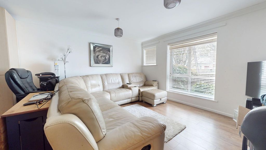 Property photo 2 of 5