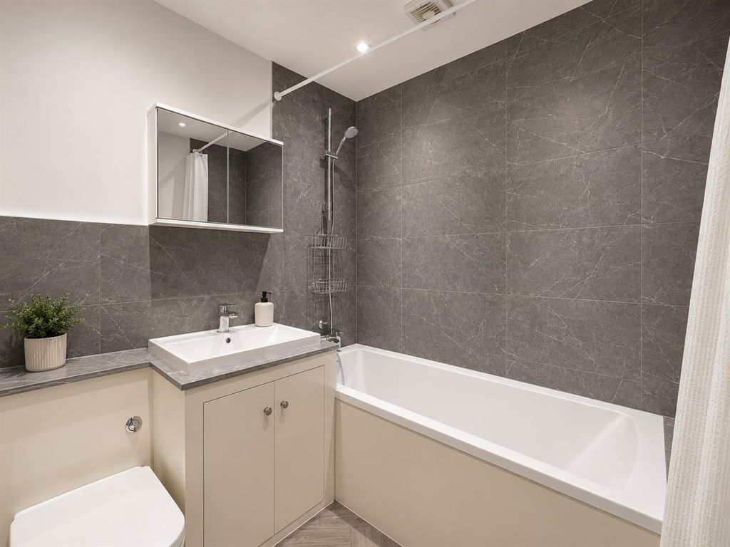 Property photo 3 of 5 Bathroom