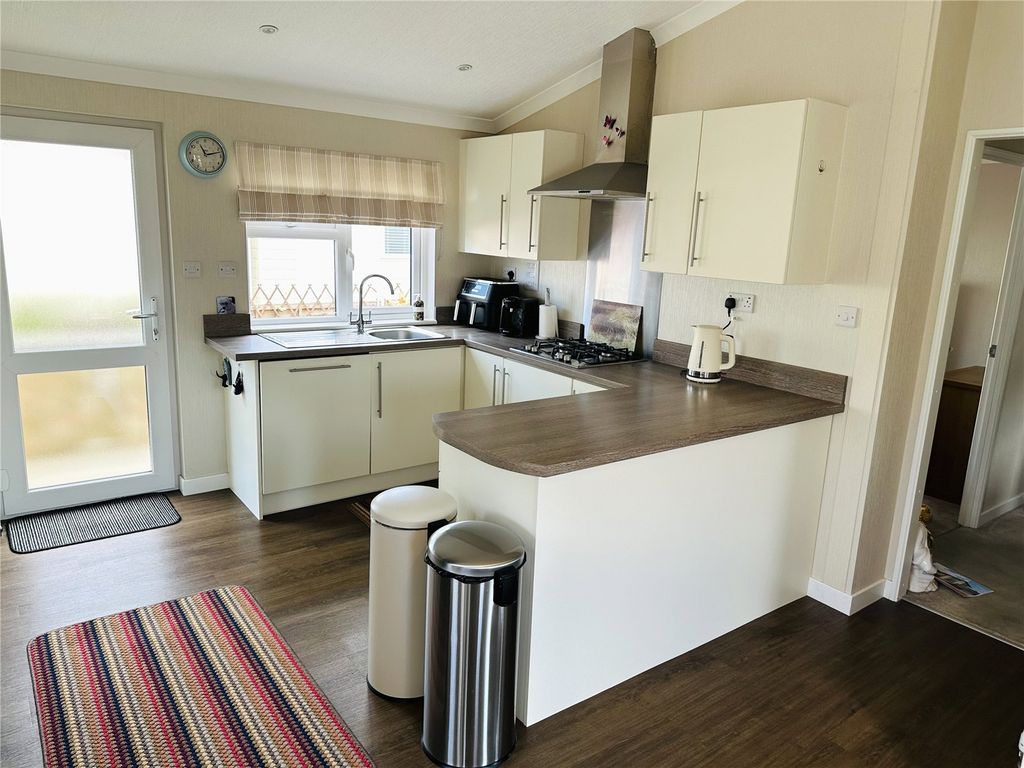 Property photo 2 of 15 Picture No. 23