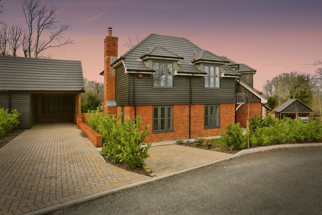 Property photo 1 of 11