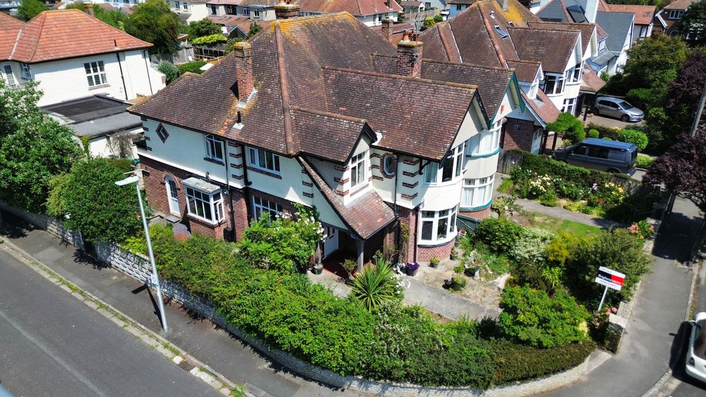 Property photo 1 of 32 Bolg9107