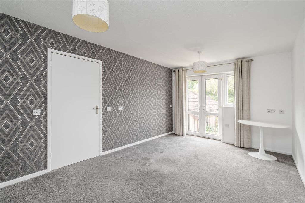 Property photo 3 of 7 95 Poplar Road_1.Jpg