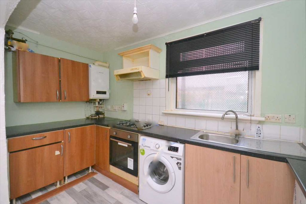 Property photo 3 of 5 Kitchen