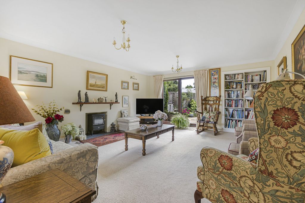 Property photo 2 of 19
