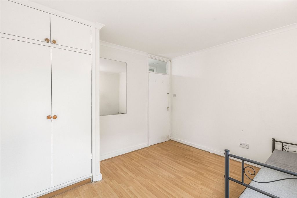 Property photo 2 of 5 Picture No. 15