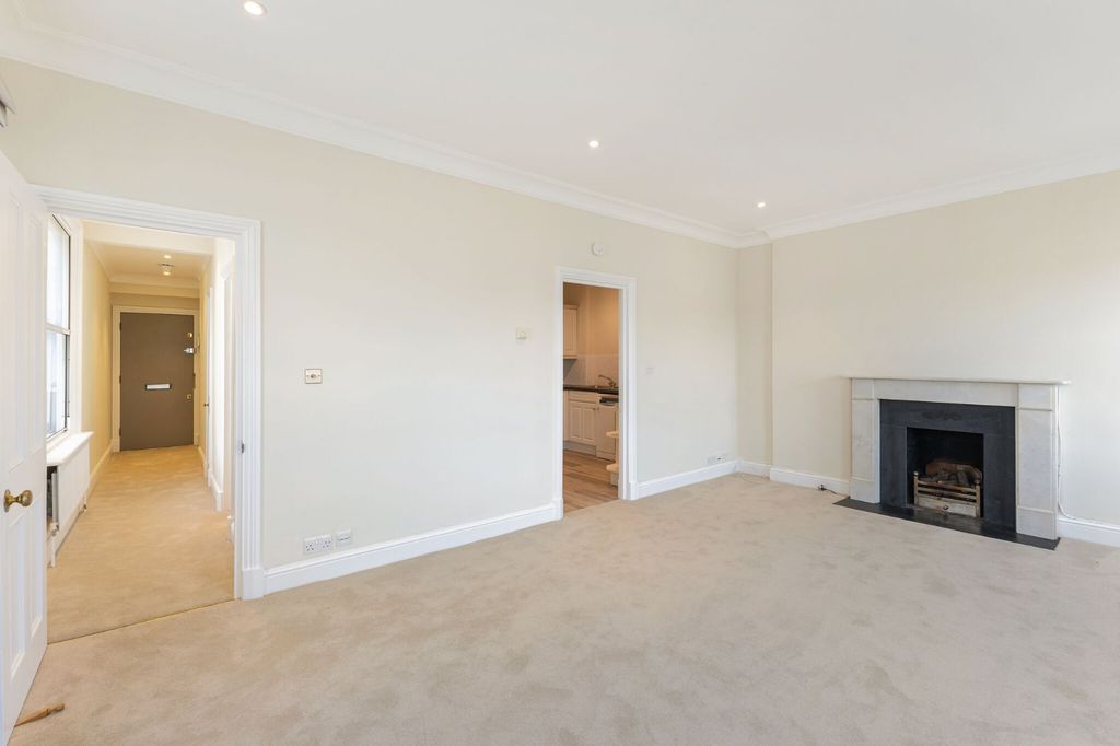 Property photo 2 of 7 Picture 2