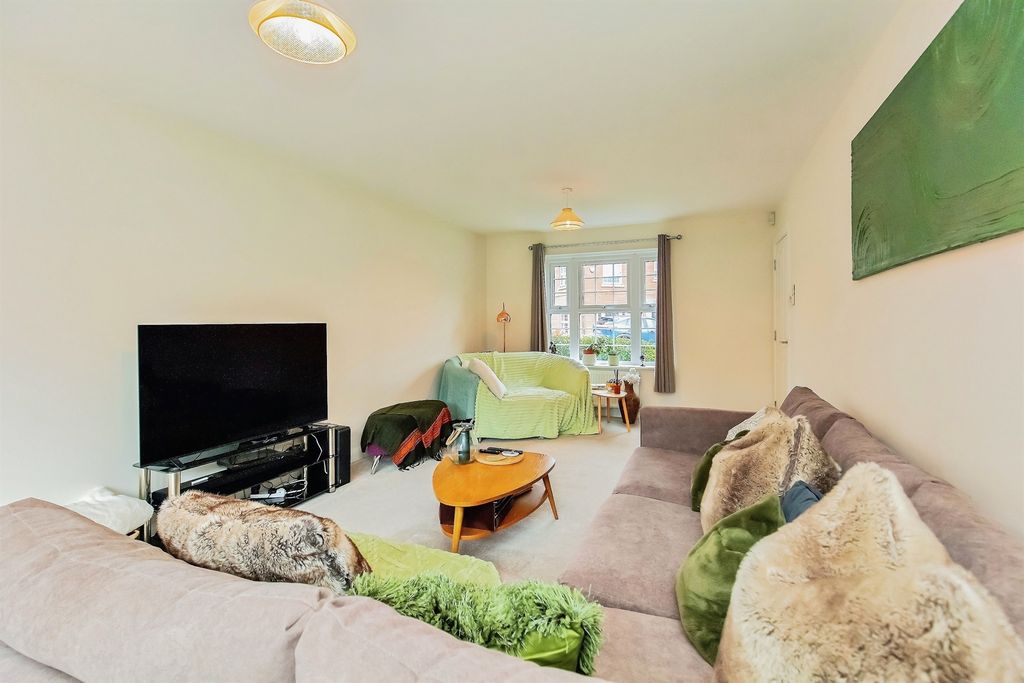 Property photo 3 of 18