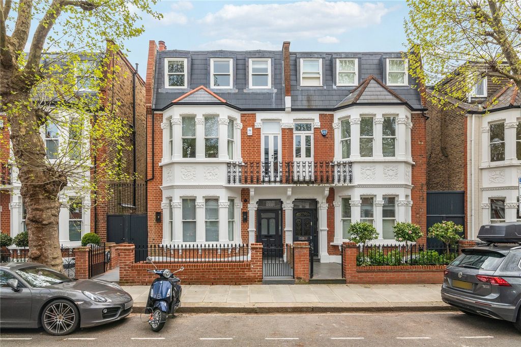 Property photo 2 of 12