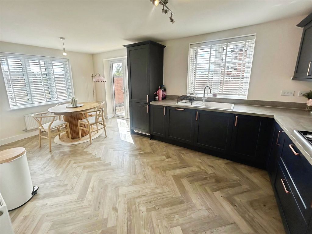 Property photo 2 of 18 Kitchen