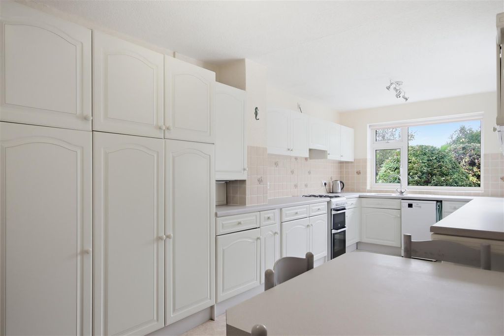 Property photo 3 of 19 Kitchen/Diner