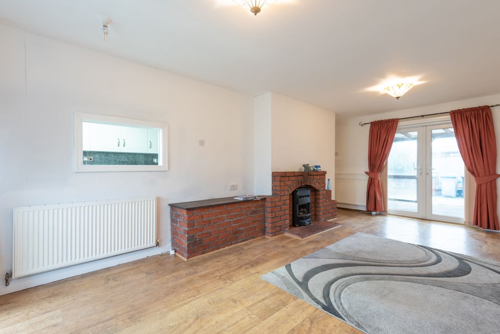 Property photo 3 of 28